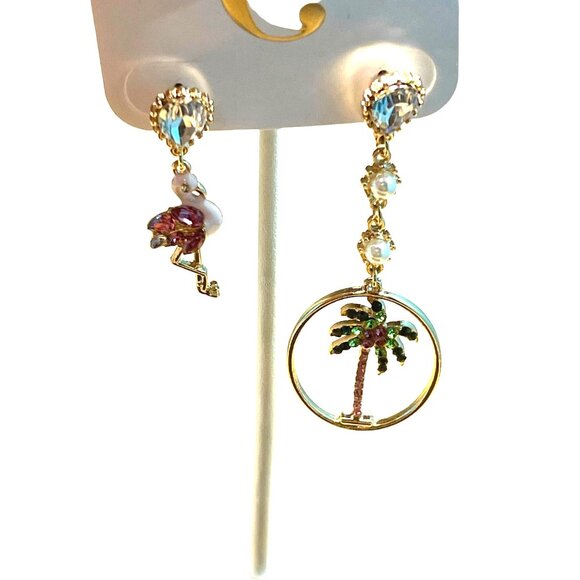 Charming Charlie MSRP 24Flamingo & Palm Tree Dangle Earrings With Crystal Accent - Picture 2 of 8